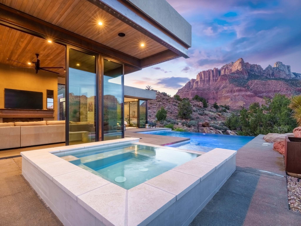 2542 Anasazi Way